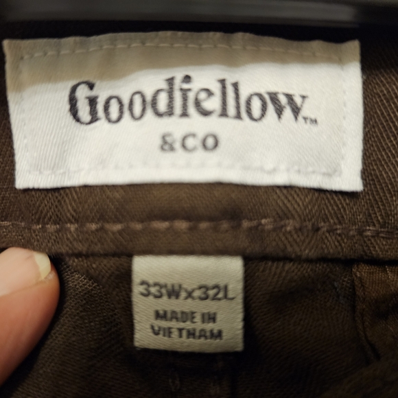 NWT Brown Utility Pants with Versatile Design. Size:33W 32L. - Picture 4 of 7